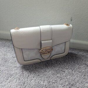 Coach GEORGIE CROSSBODY IN SIGNATURE CANVAS